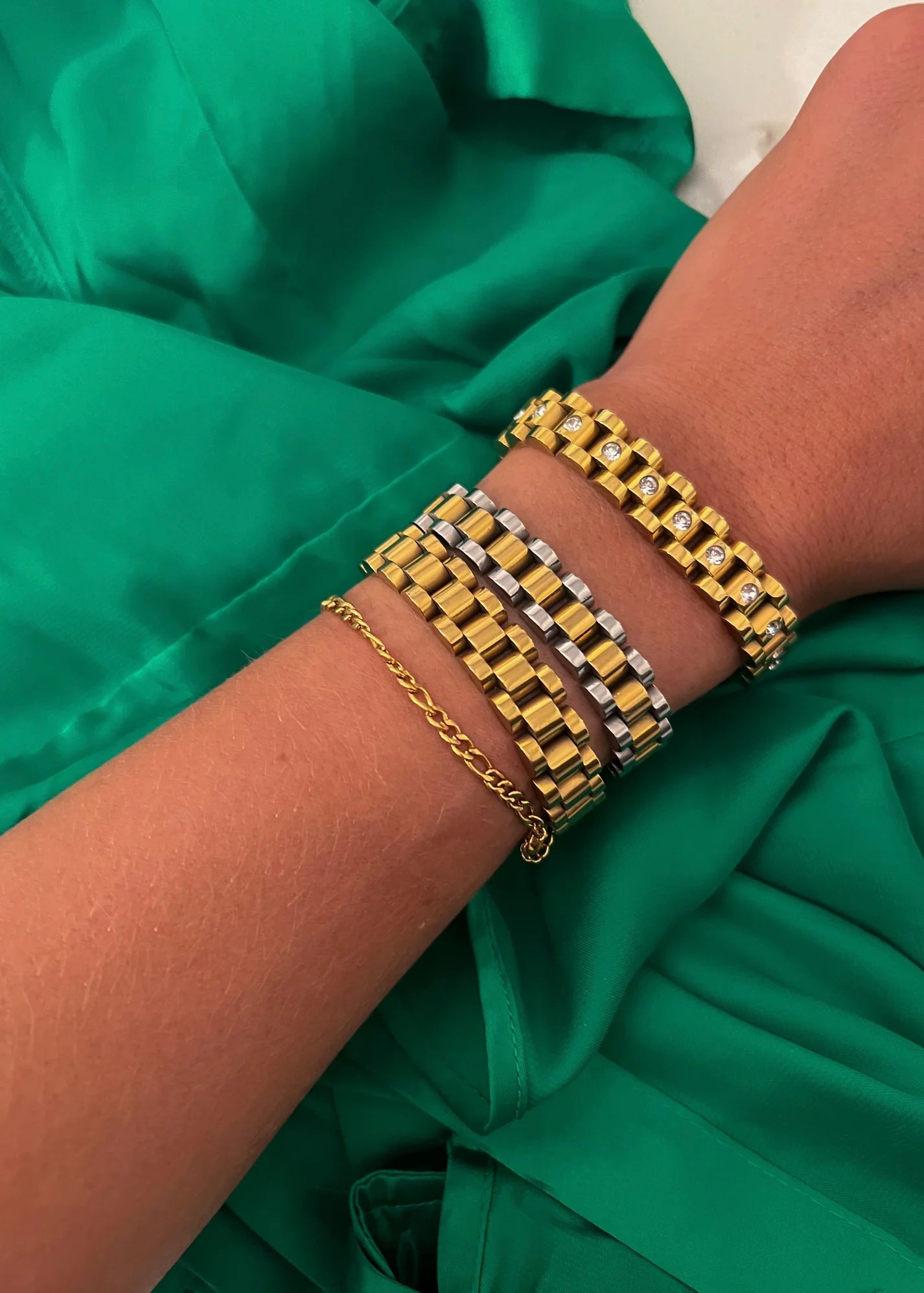 CHANSUTTPEARLS- The Nellie Bracelet Gold